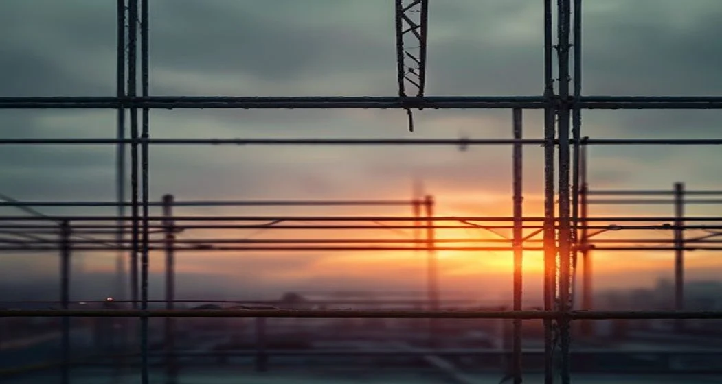 Mostostal Warszawa: 45 mln zł straty za 2025 r. i ujemne kapitały. Spółka pilnie szuka finansowania